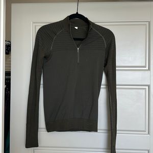 Long sleeve lululemon quarter zip